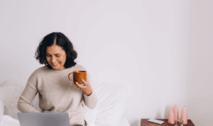 Minimalist Lifestyle: Simple living Guide With Examples + FREE Printable