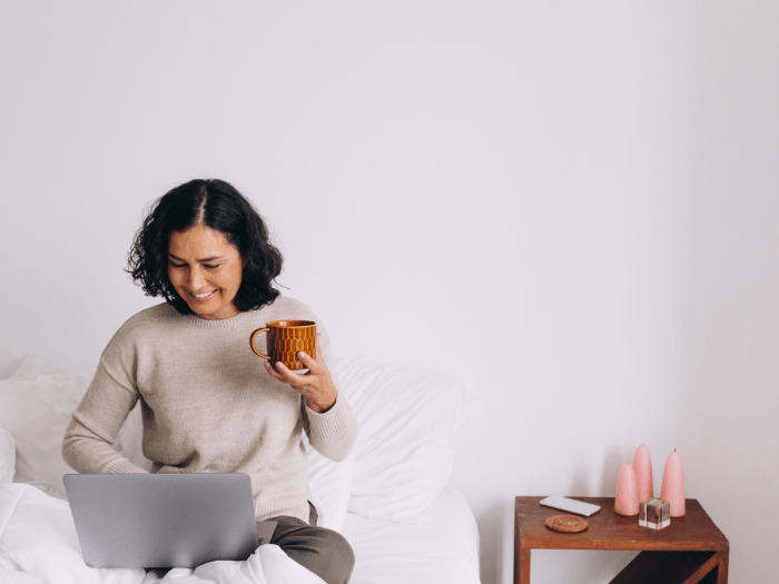 Minimalist Lifestyle: Simple living Guide With Examples + FREE Printable