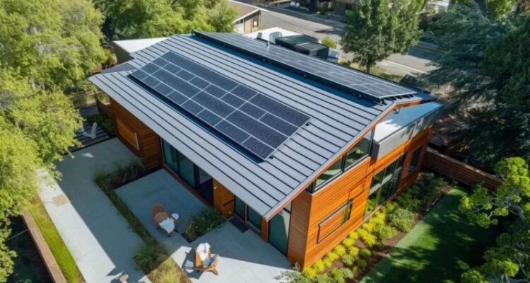 The Future of Smart Roofs: A Roofing Company’s Vision for 2025 and Beyond